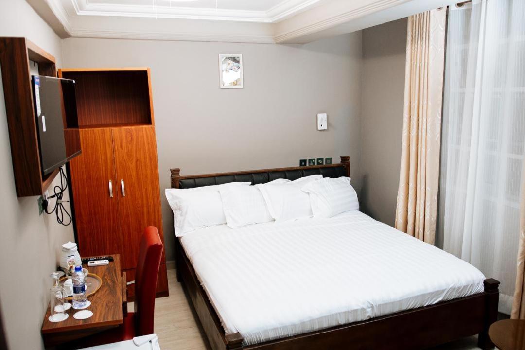 Hotel Ocean6 à Kokrobite Extérieur photo