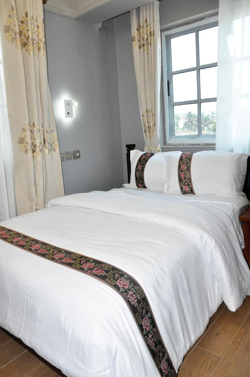Hotel Ocean6 à Kokrobite Extérieur photo